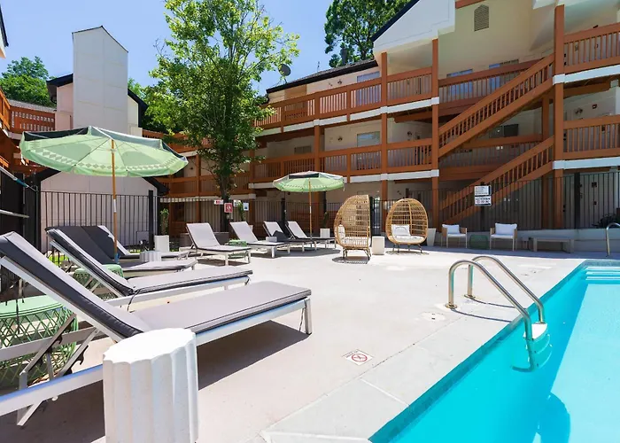 Stylish Buckhead Condo: Your Urban Getaway In Atlanta