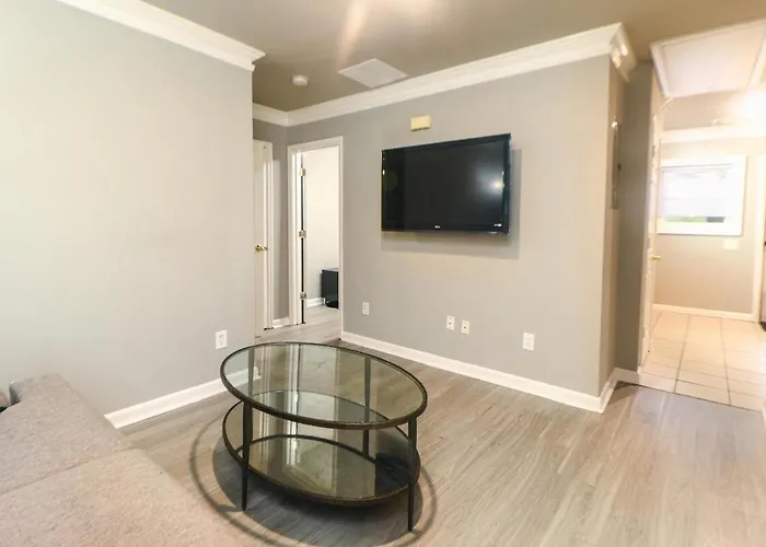 Free Parking! Apartment For You - Park View