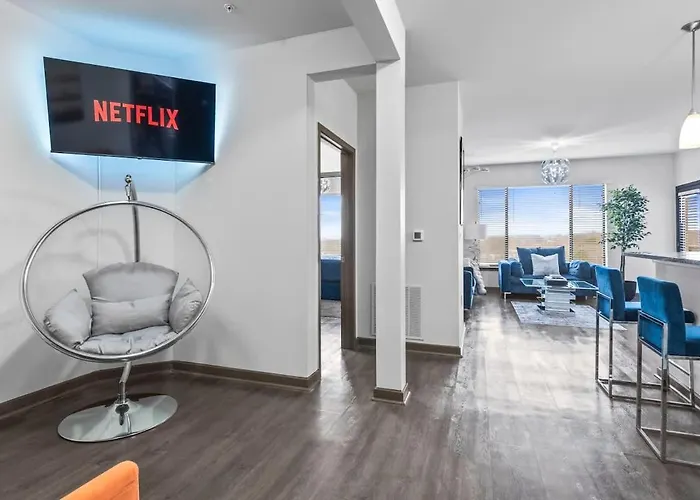 West Midtown Views - King Bed - Indoor Fireplaces