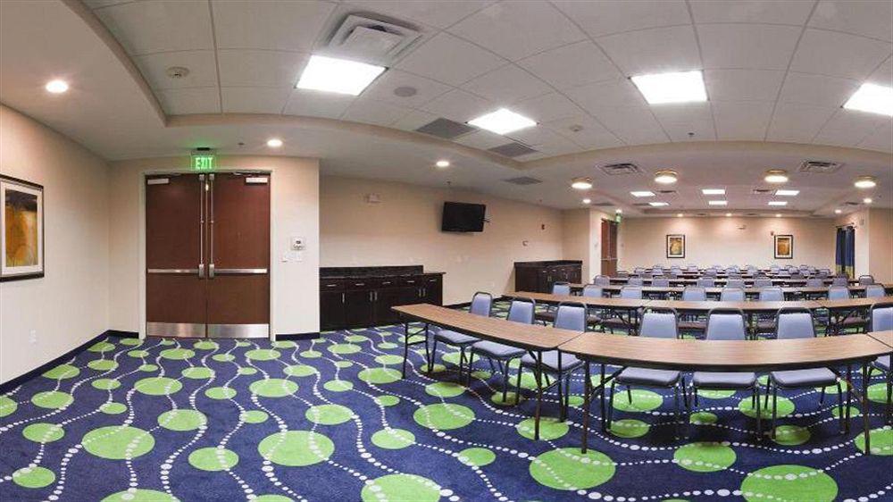 Hotel Express & Airport West - Camp Creek By Ihg