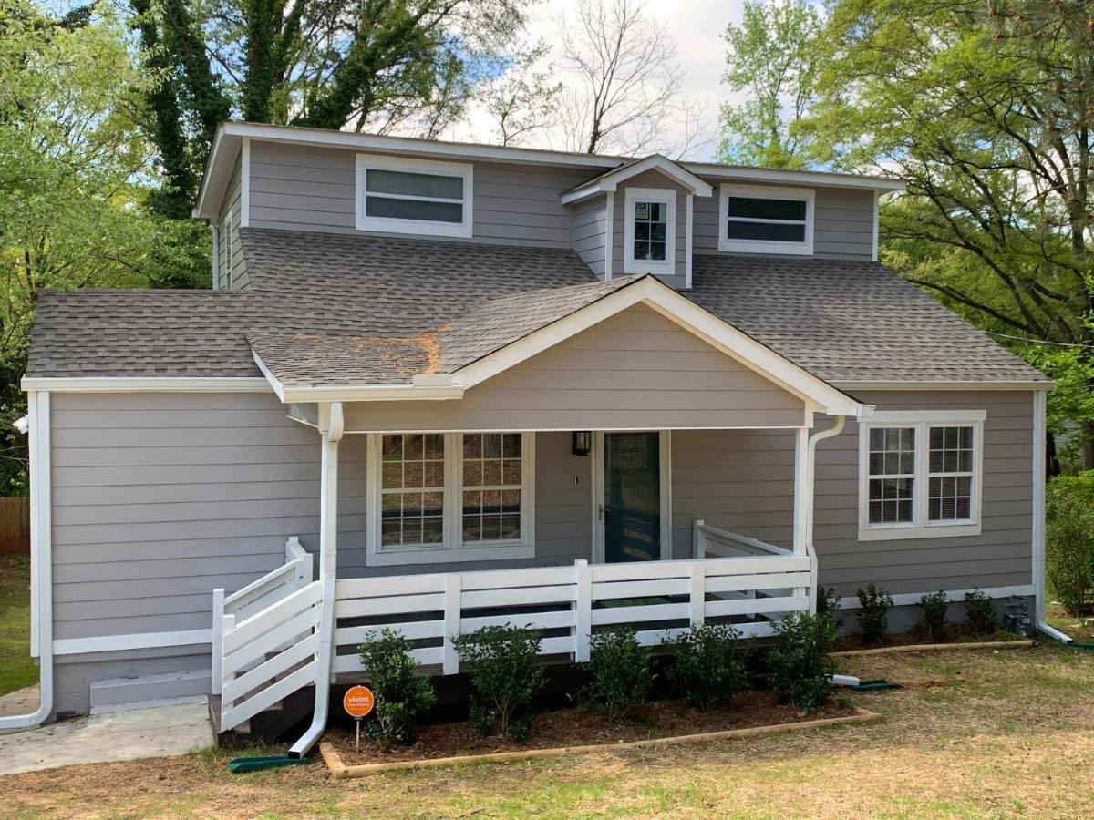 Modern Home:3 Bedroom;2.5 Bath Near M-benz Stadium Holiday home