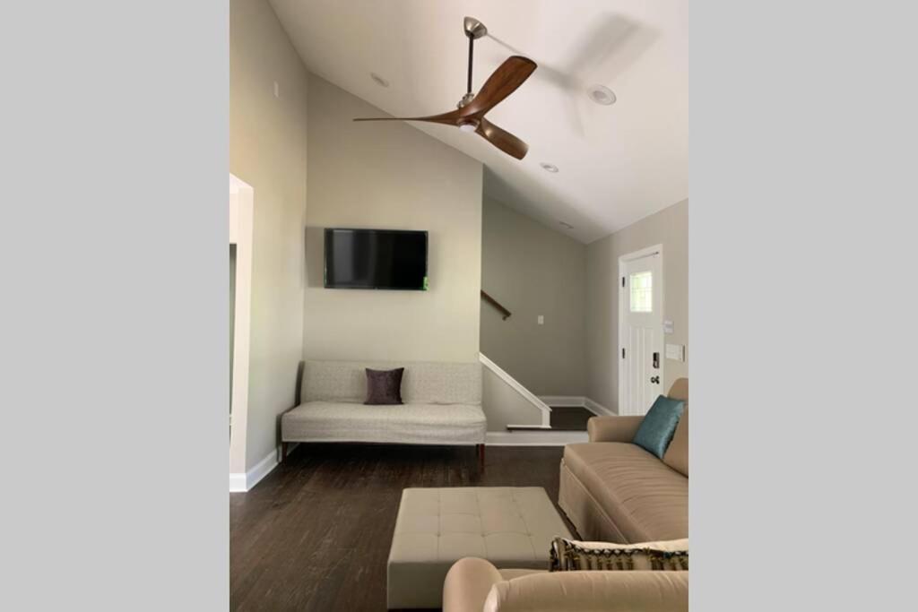 Holiday home Modern Home:3 Bedroom;2.5 Bath Near M-benz Stadium *