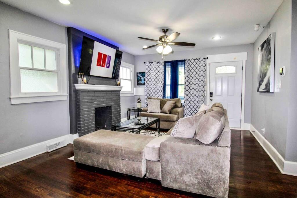 Serene & Elegant Smart Location & Pkg Holiday home Atlanta