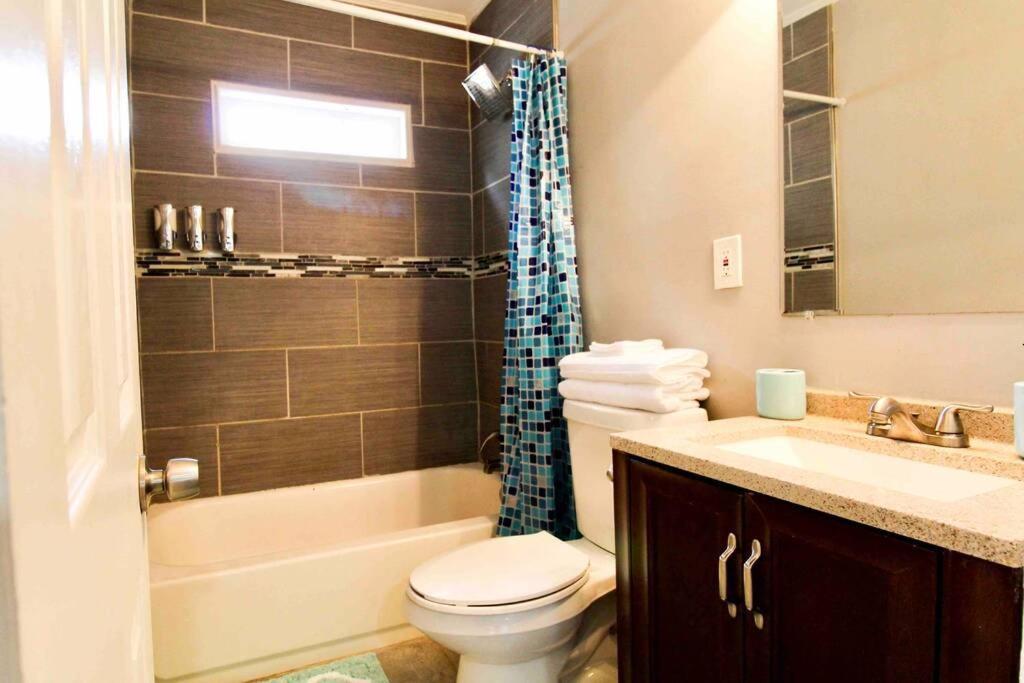 Serene & Elegant Smart Location & Pkg Holiday home Atlanta