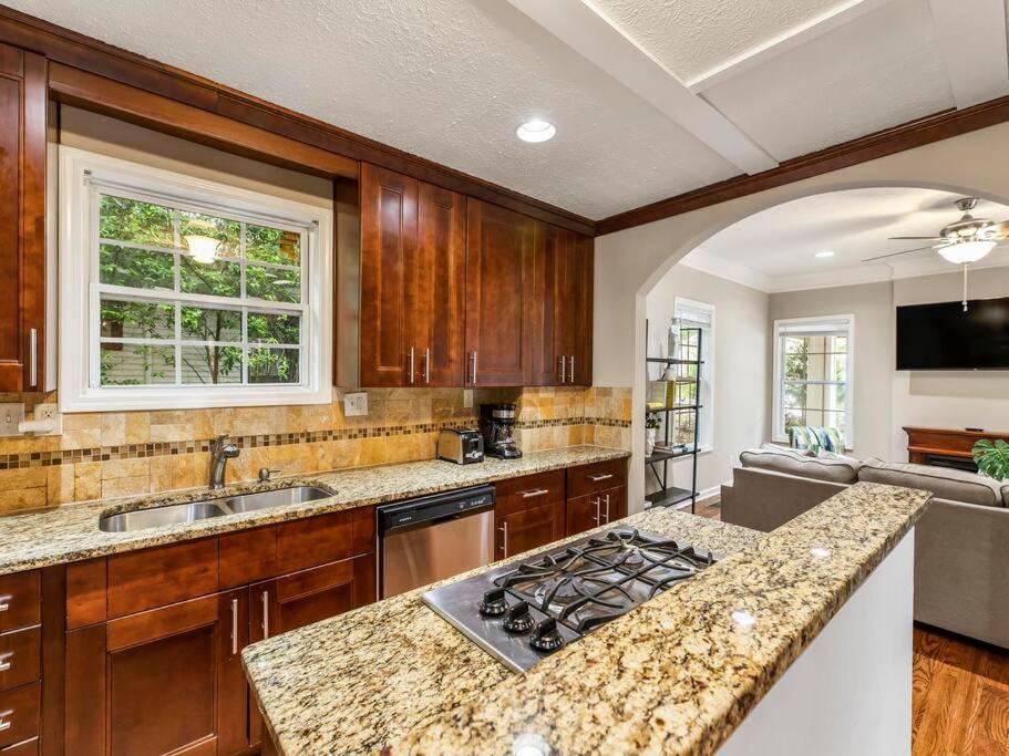 Gorgeous East Village Near Downtown Sleeps 12 5 Bedrooms Coffee Bbq Ac Parking Atlanta