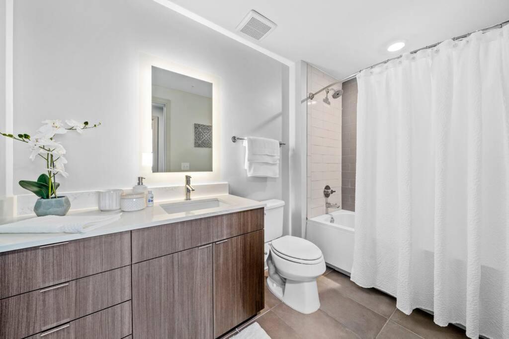 Apartment Contemporary Living In Buckhead 2bds/2ba