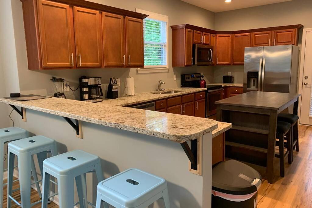 Self Checkin - Full Kitchen - Keyless Entry - Smarttvs Holiday home *