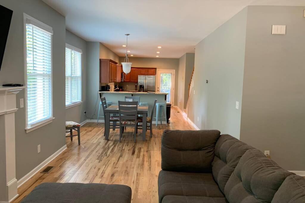 Self Checkin - Full Kitchen - Keyless Entry - Smarttvs Holiday home Atlanta