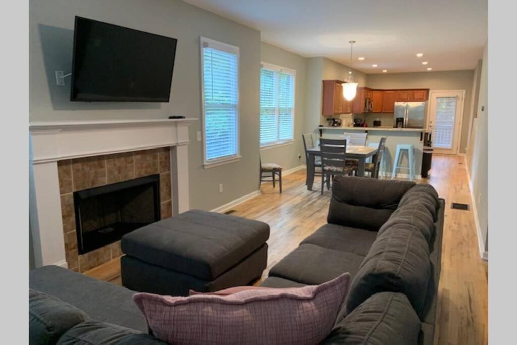 Self Checkin - Full Kitchen - Keyless Entry - Smarttvs *