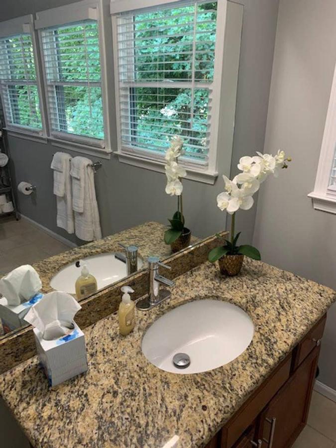 Self Checkin - Full Kitchen - Keyless Entry - Smarttvs *