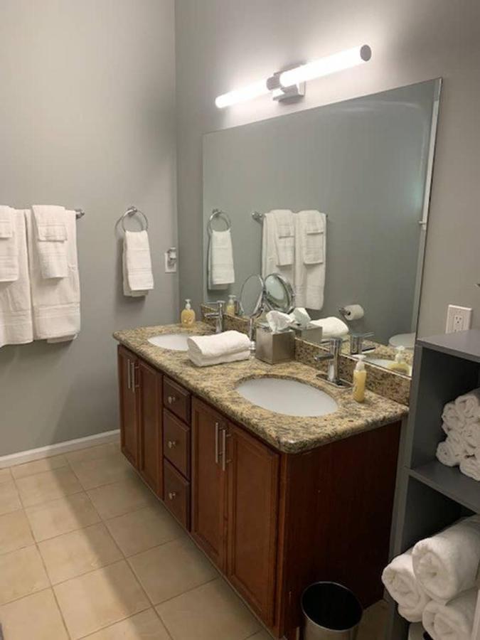 Holiday home Self Checkin - Full Kitchen - Keyless Entry - Smarttvs *