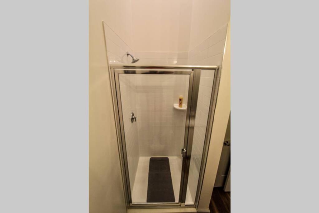 The Beltline Escape 10 Star Location Queen Bed Pkg Apartment