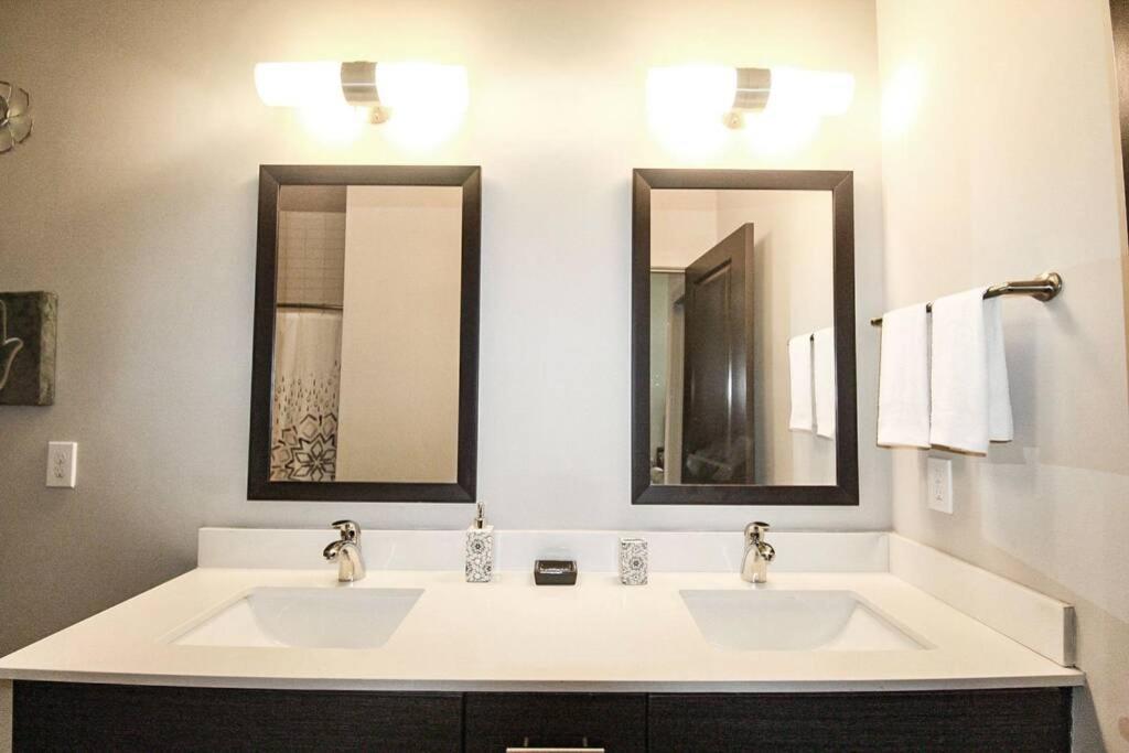 Contemporary City Getaway Near Dt Workspace Apartment Atlanta