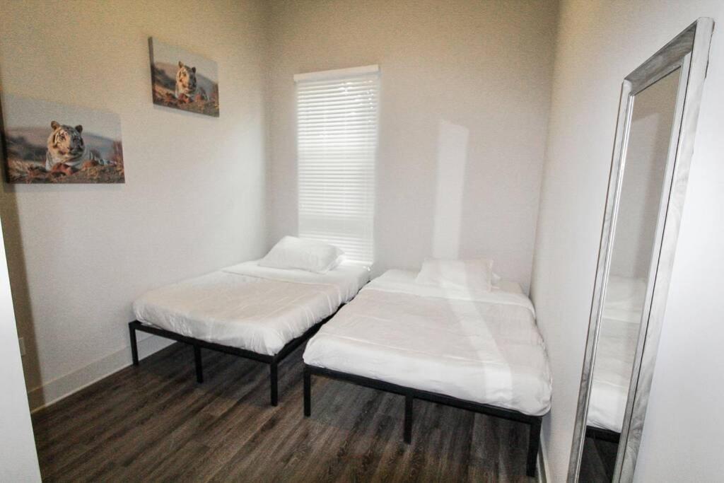 Apartment Contemporary City Getaway Near Dt Workspace Atlanta