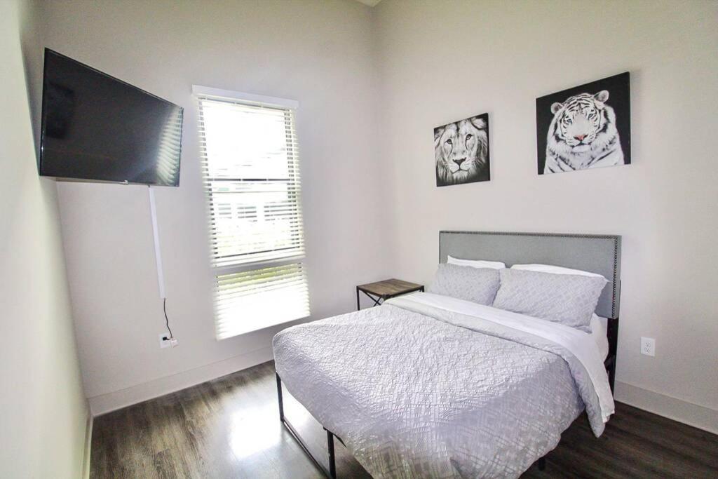 Apartment Contemporary City Getaway Near Dt Workspace Atlanta