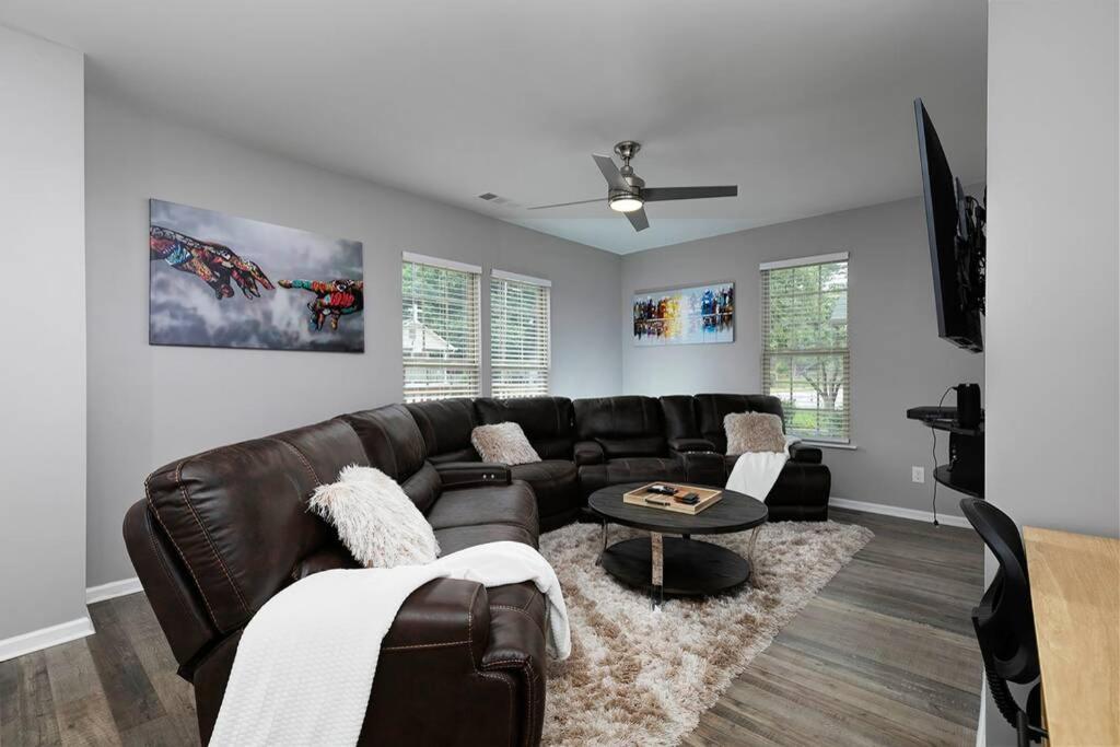 Relaxing Luxury Near Airport & Downtown Holiday home *