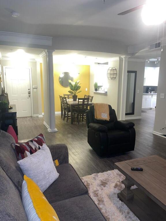 Luxury 5 Star Living In Buckhead Right Next To Lenox And Phipps Mall Apartment *