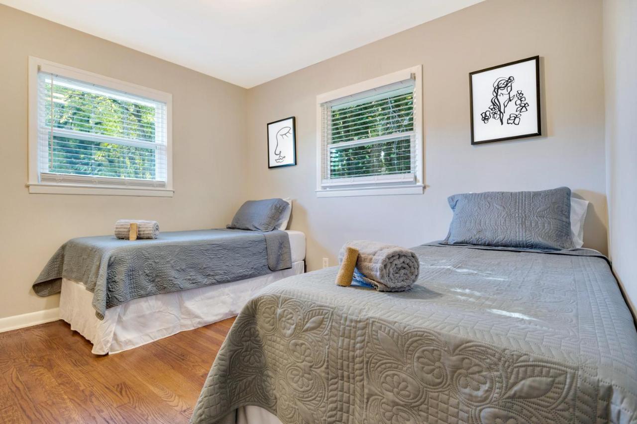 Holiday home Charming Ranch 10 Mins From Atl Airport & Midtown *
