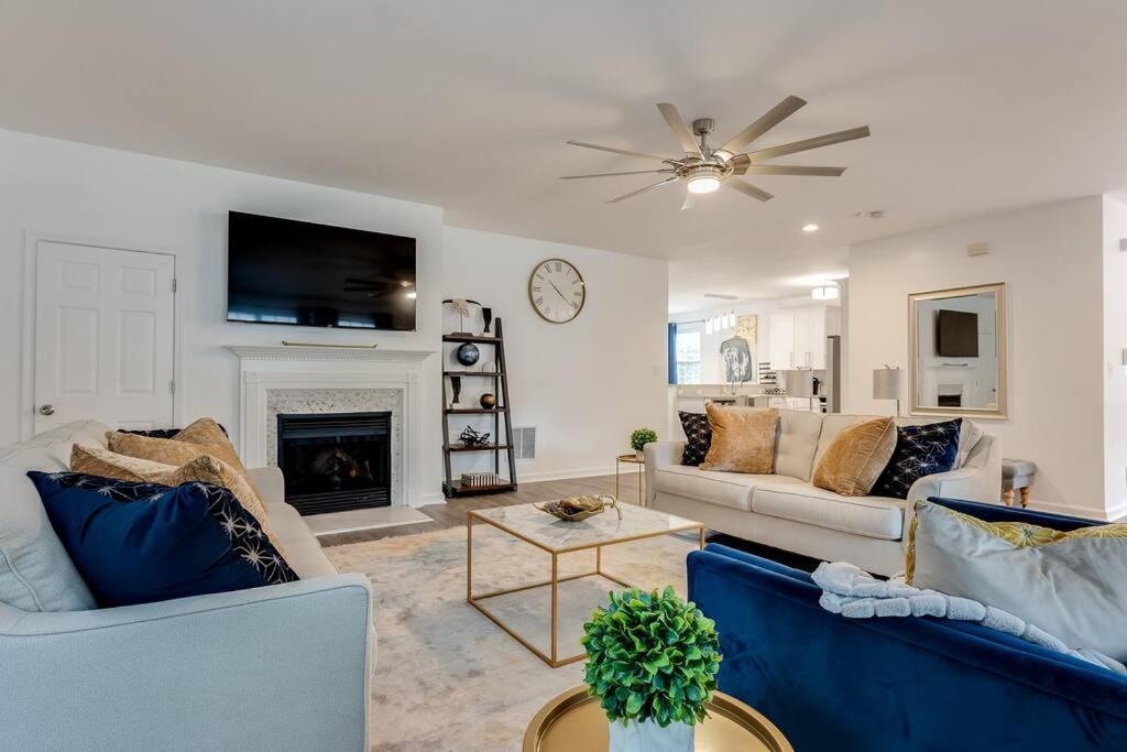 Luxury - Self Check-in Pet Friendly Free Parking Holiday home *