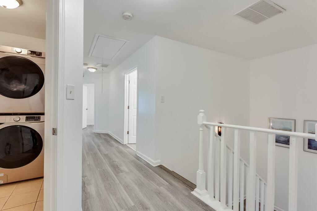 Holiday home Luxury - Self Check-in Pet Friendly Free Parking