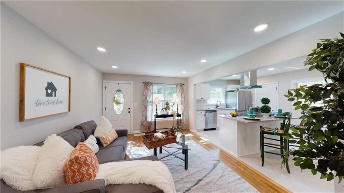 Holiday home Entire Near Downtown, Airport, & Golf