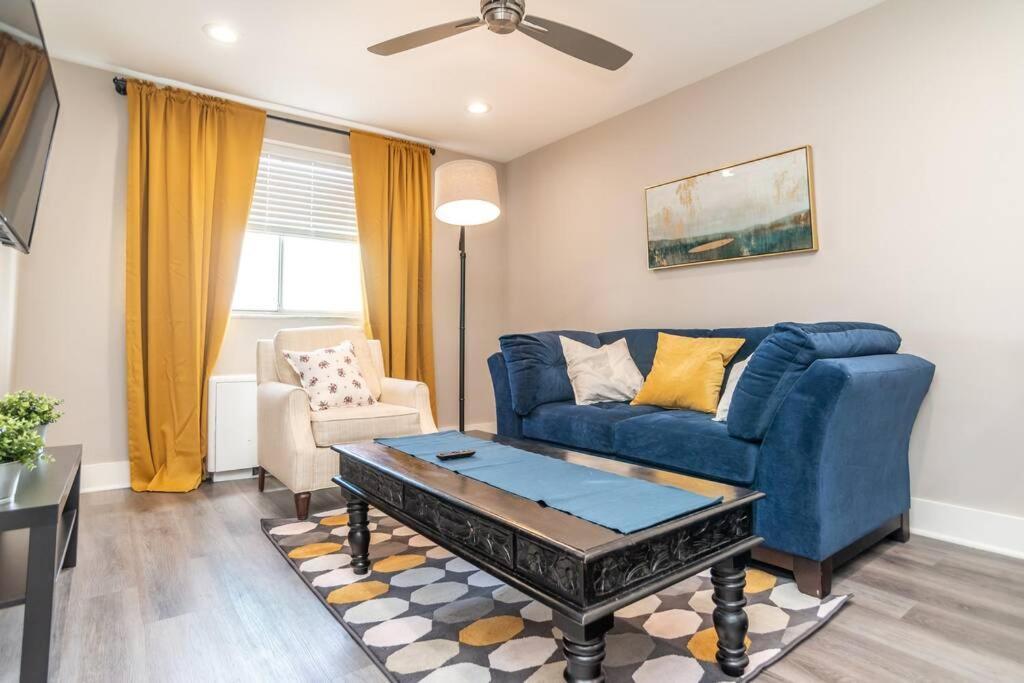 Downtown 1bd Excellent View! Onsite Parking Lm1704 *