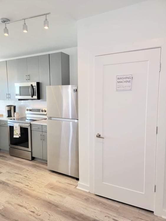 Luxury 1brmapt With Skyline Rooftop Access *