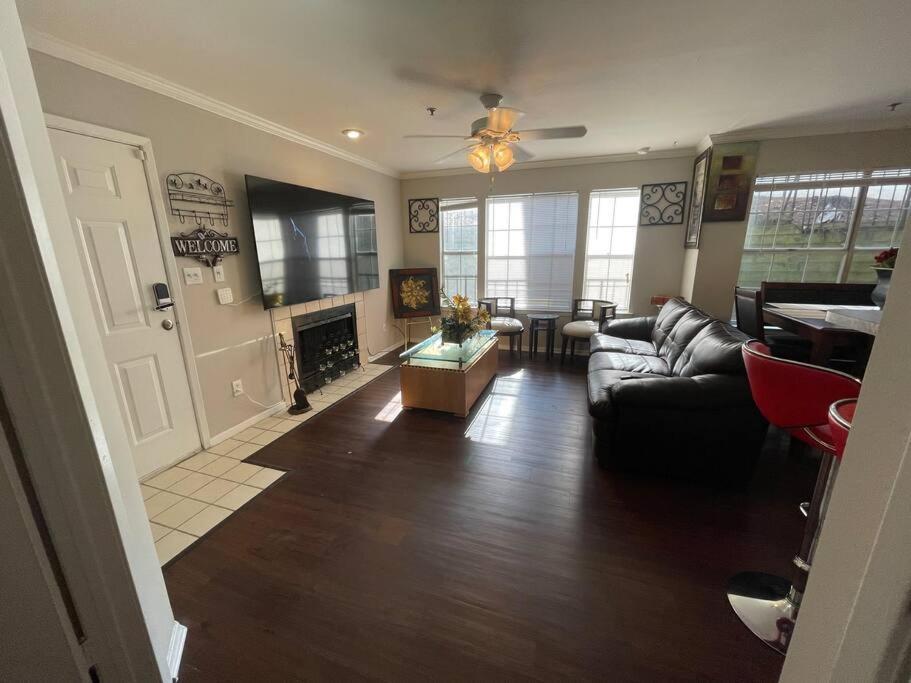 Apartment Elegant Classy 2 Bedroom Suite