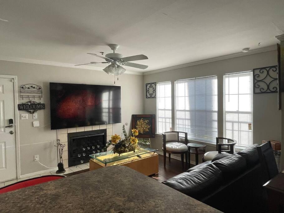 Apartment Elegant Classy 2 Bedroom Suite