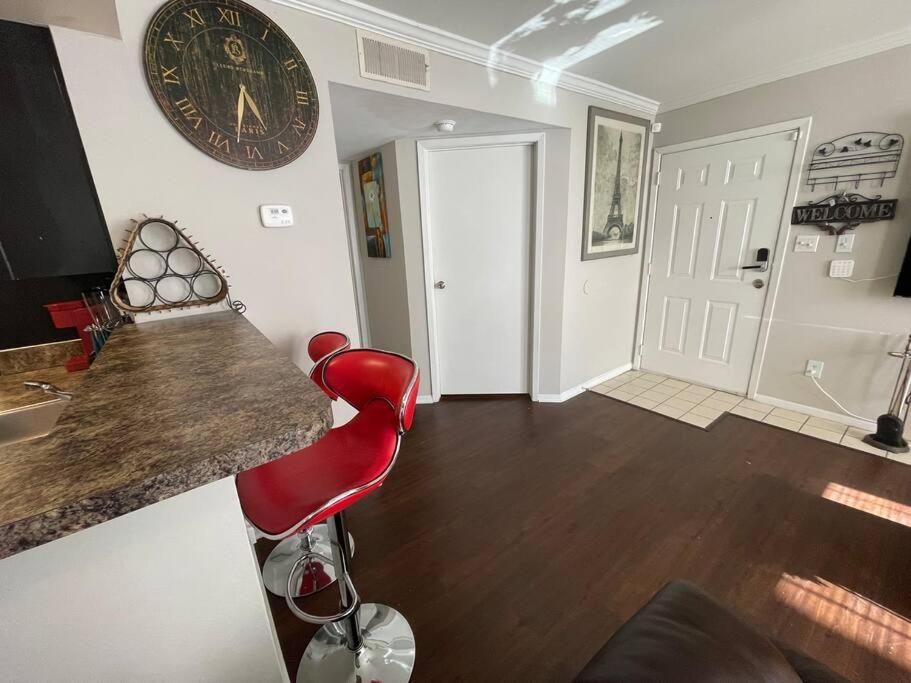Apartment Elegant Classy 2 Bedroom Suite *