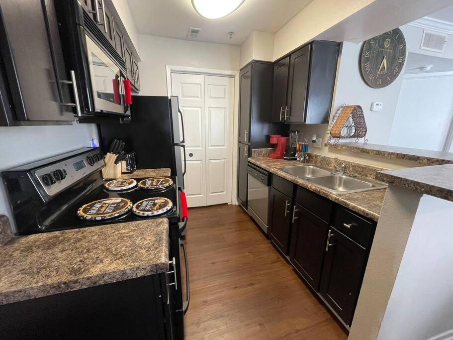 Elegant Classy 2 Bedroom Suite