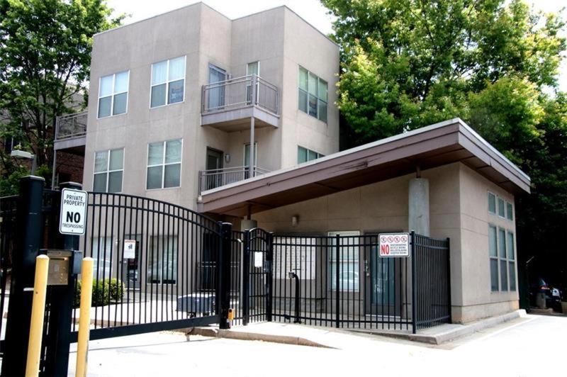 Apartment Trendy Castleberry Hill Condo- Walk To Mercedes Benz/ Downtown Attractions Atlanta
