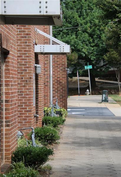Apartment Trendy Castleberry Hill Condo- Walk To Mercedes Benz/ Downtown Attractions Atlanta