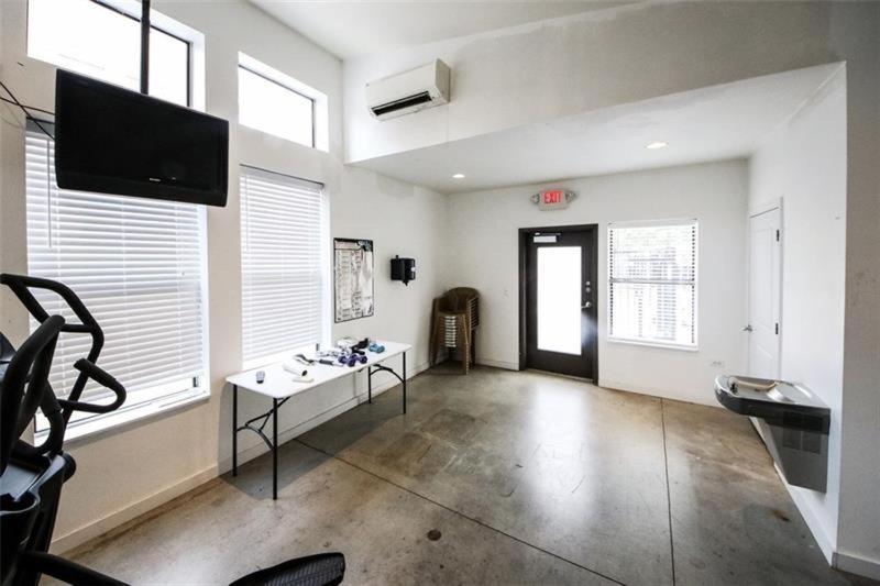 Trendy Castleberry Hill Condo- Walk To Mercedes Benz/ Downtown Attractions Apartment