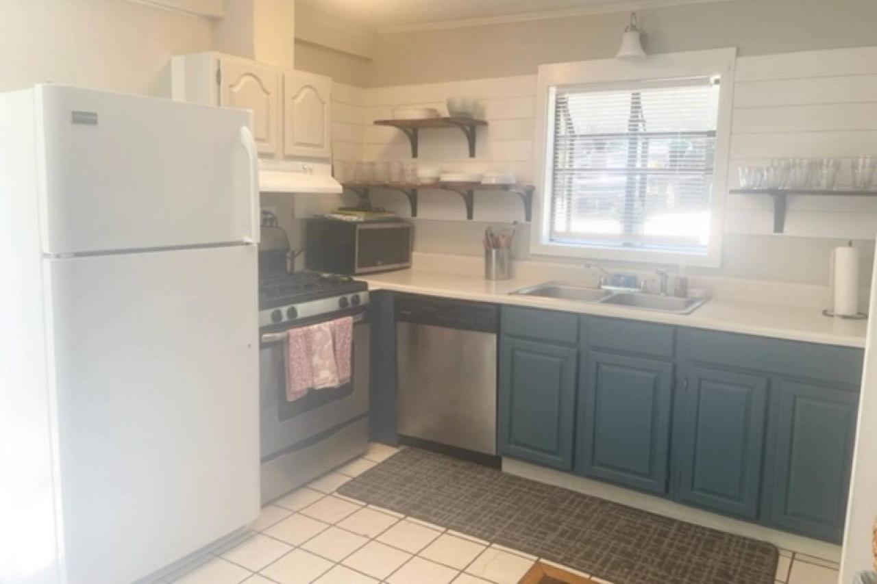 1266 Monroe Dr 2 *