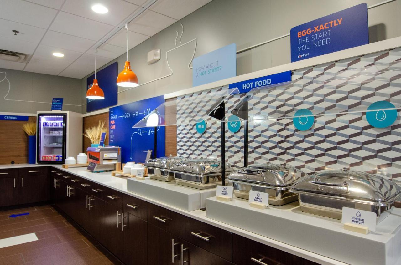 Hotel Express & Airport West - Camp Creek By Ihg