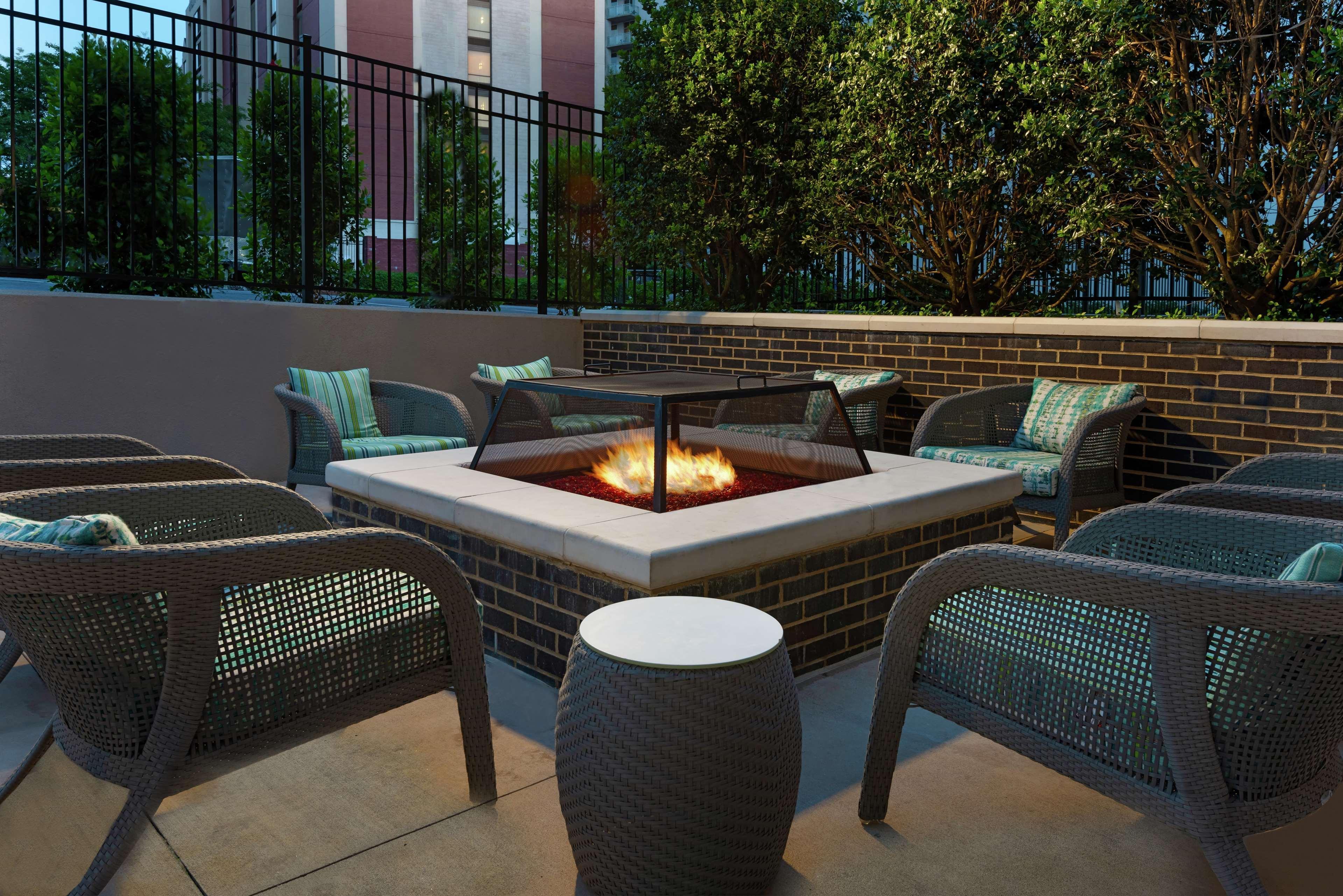 Hotel Hampton & Buckhead Place