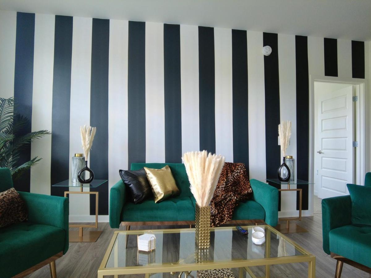 The Emerald Kingdom Apartment *