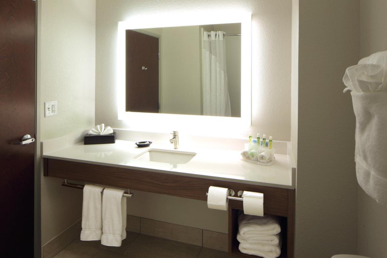 Express & Airport West - Camp Creek By Ihg