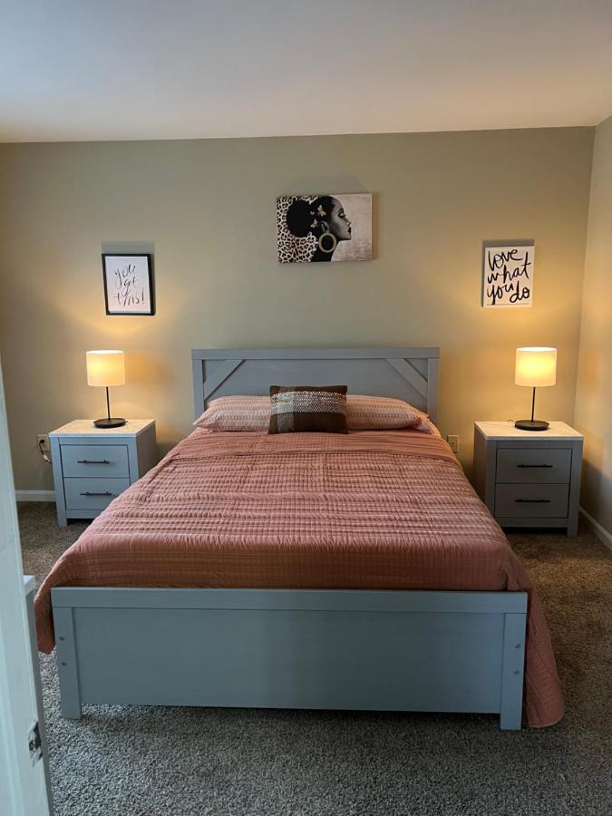 Every Gets A Set Of New Sheets And Towels * Atlanta