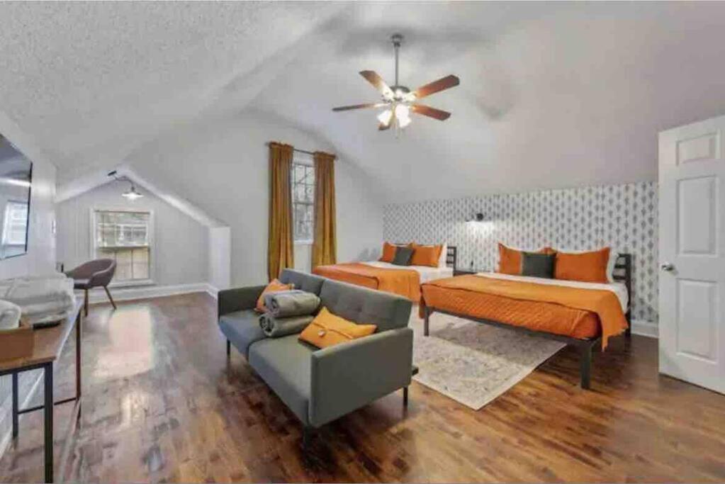 5 Bedroom Near Downtown And Major Attractions *