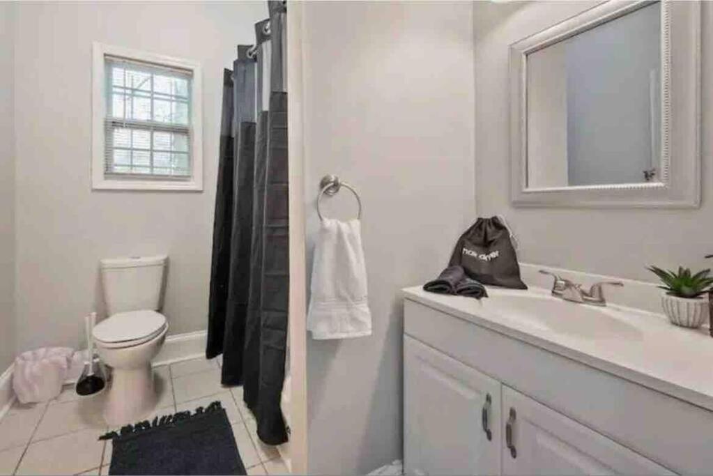 5 Bedroom Near Downtown And Major Attractions Holiday home *
