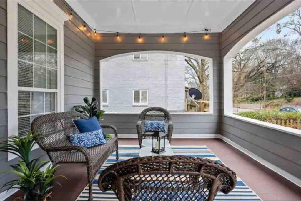 5 Bedroom Near Downtown And Major Attractions *