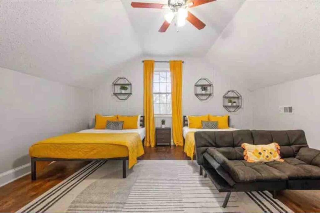5 Bedroom Near Downtown And Major Attractions