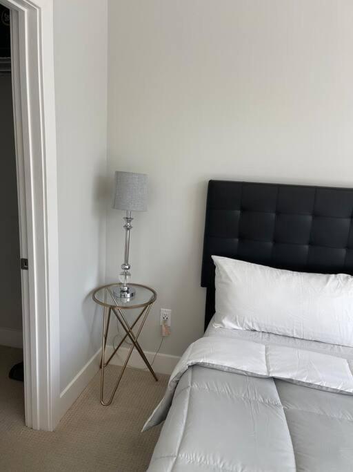 The Center Peach Apartment