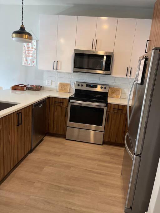 The Center Peach Apartment *