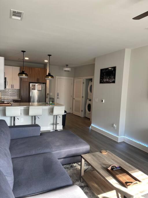 The Center Peach Apartment *