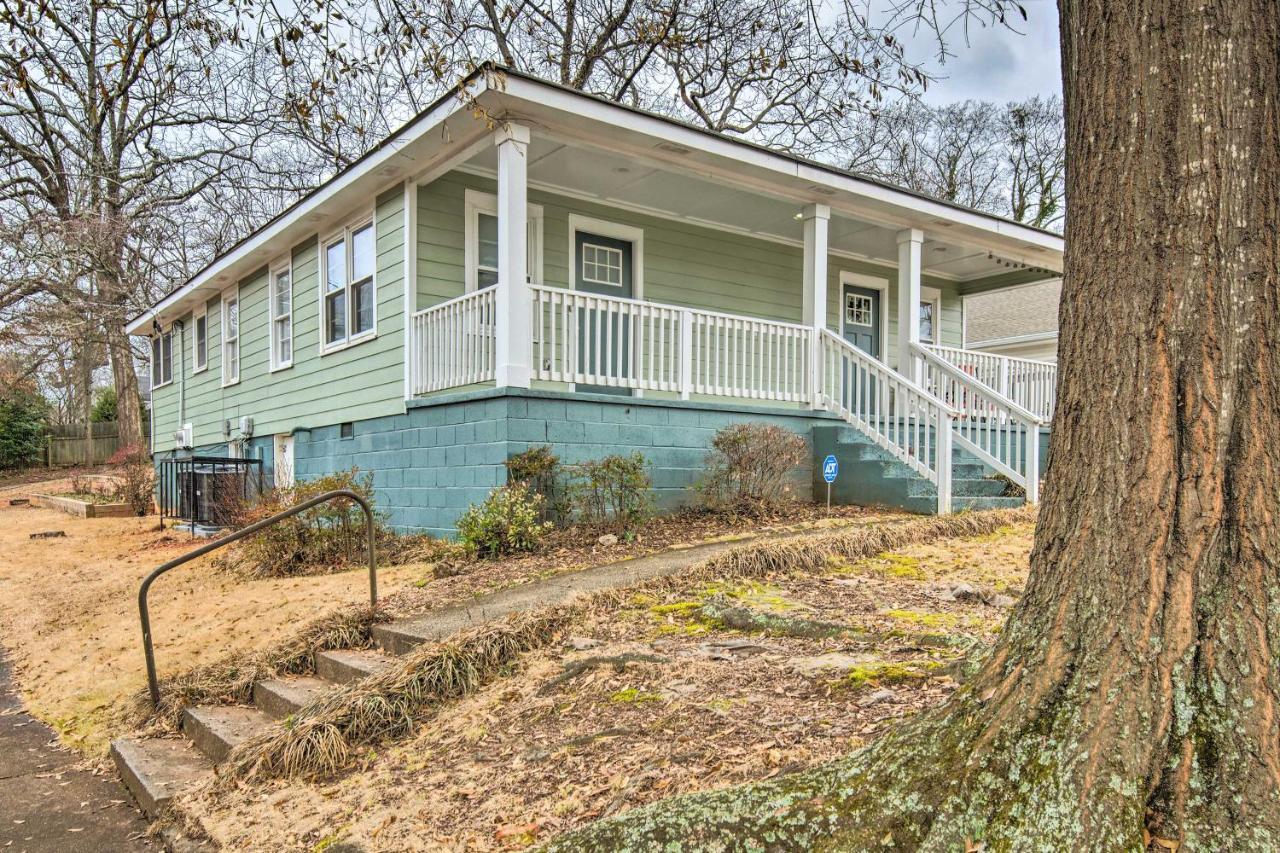East Point About 6 Mi To Downtown Atl Holiday home