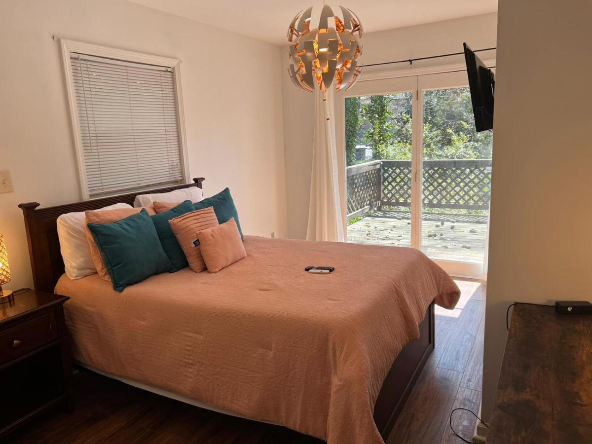 Holiday home Bright & Comfy 5 Star Location Large Deck Oasis
