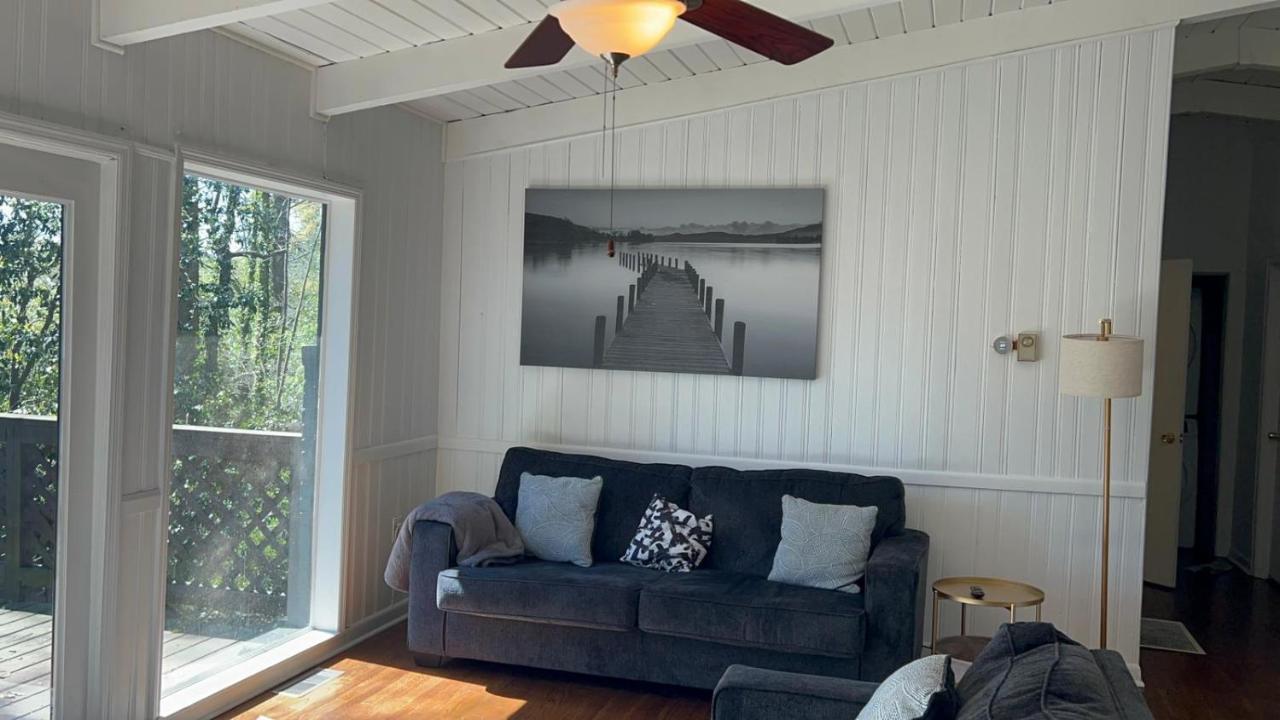 Holiday home Bright & Comfy 5 Star Location Large Deck Oasis Atlanta